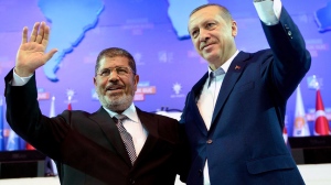 Hubungan akrab Mursi dan Erdogan meningkatkan lagi penentangan golongan tentera dan rakyat yang berfahaman Sekular 