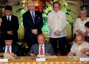 Perjanjian Damai Manila - MILF 2012 merupakan detik bersejarah umat Islam Moro mendapat kuasa autonomi dari kerajaan Filipina