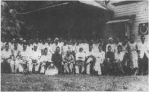 Kongres PAS yang pertama pada 1952 di Maahad Yahyaiyah di Padang Rengas dengan bersimbolkan bulan bintang. 